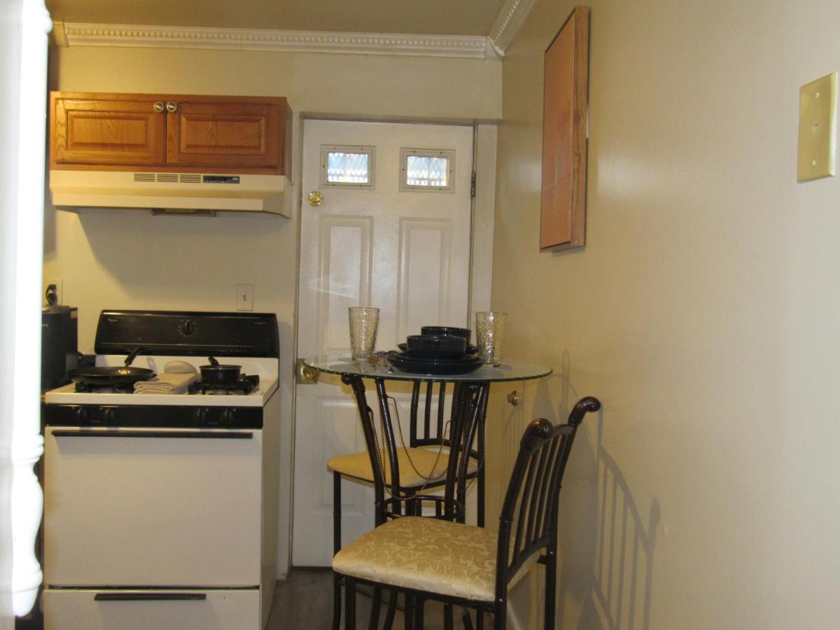 Located In The Noma-Gallaudet Neighborhood Leilighet Washington Eksteriør bilde