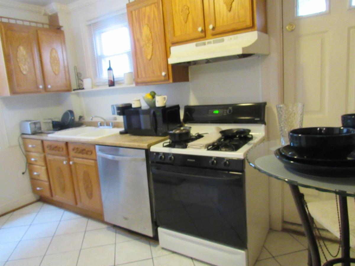 Located In The Noma-Gallaudet Neighborhood Leilighet Washington Eksteriør bilde